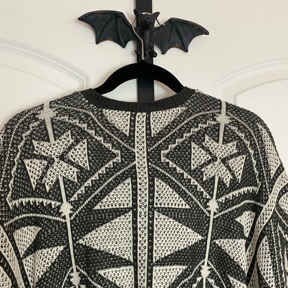 Sun & Shadow Bohemian Geometric Black and Cream Poncho Fringe Detail size M - Picture 4 of 11